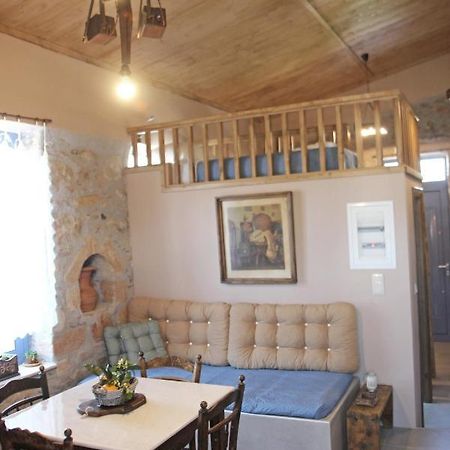 Laini Guest Houses Kouloukouthiana Eksteriør bilde