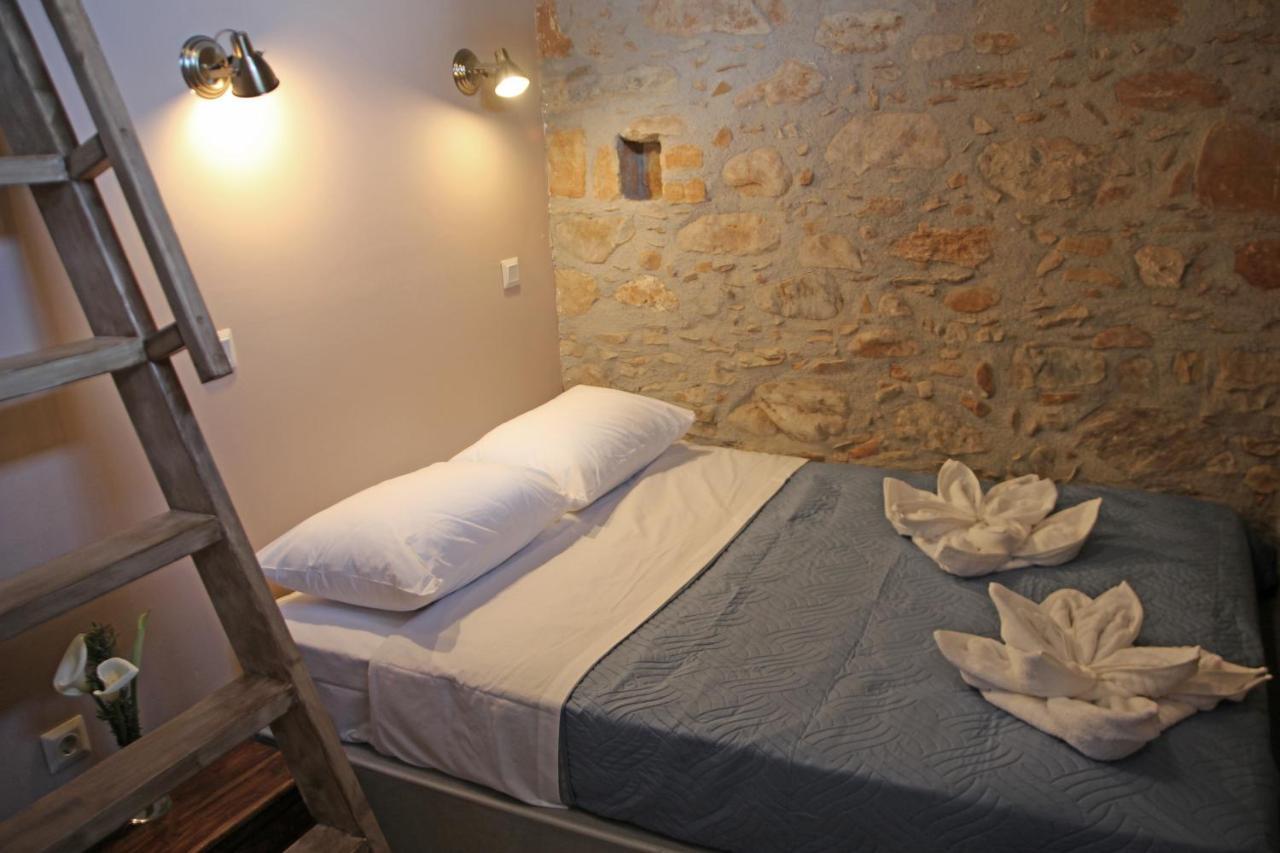 Laini Guest Houses Kouloukouthiana Eksteriør bilde